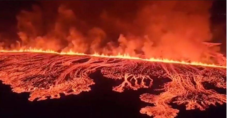 Yanardağ patladı! 50 metre yükseldi 2,5 kilometreden görünüyor 30